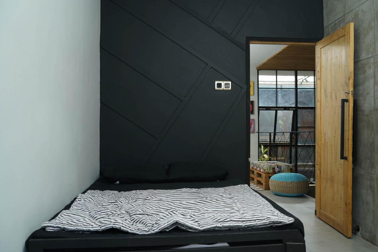 Happy House Bnb Bromo Backpacker Probolinggo Exterior foto