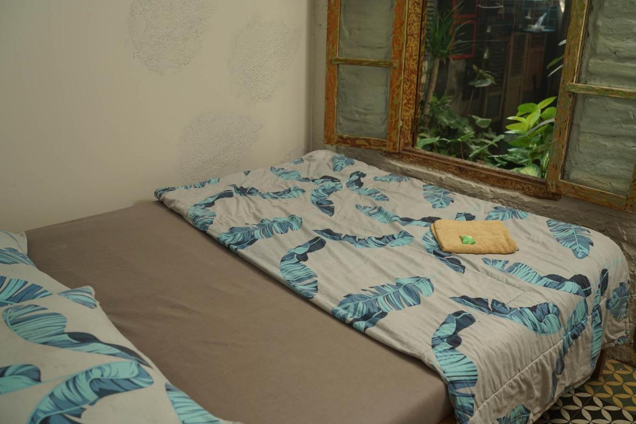 Happy House Bnb Bromo Backpacker Probolinggo Exterior foto