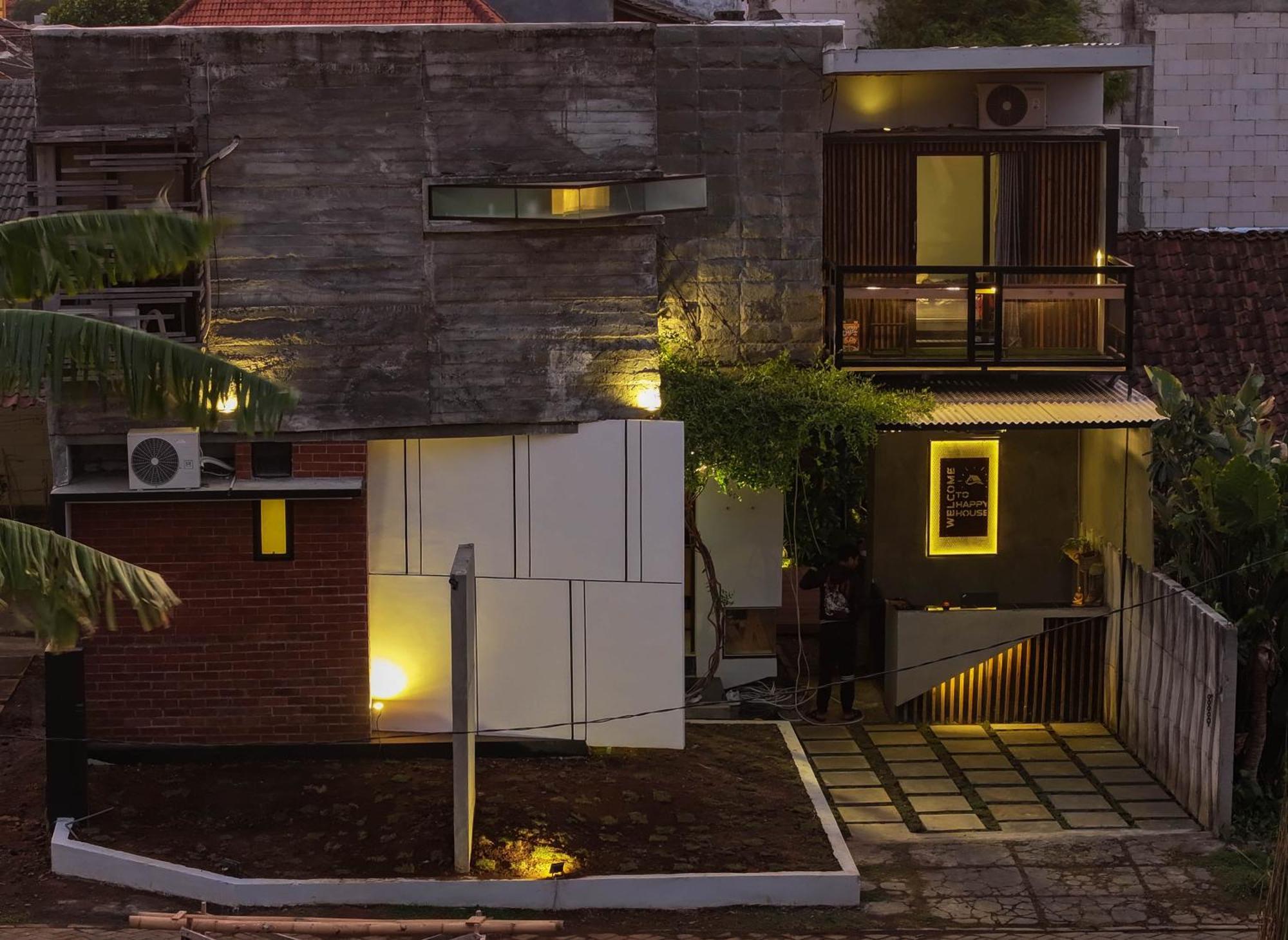Happy House Bnb Bromo Backpacker Probolinggo Exterior foto