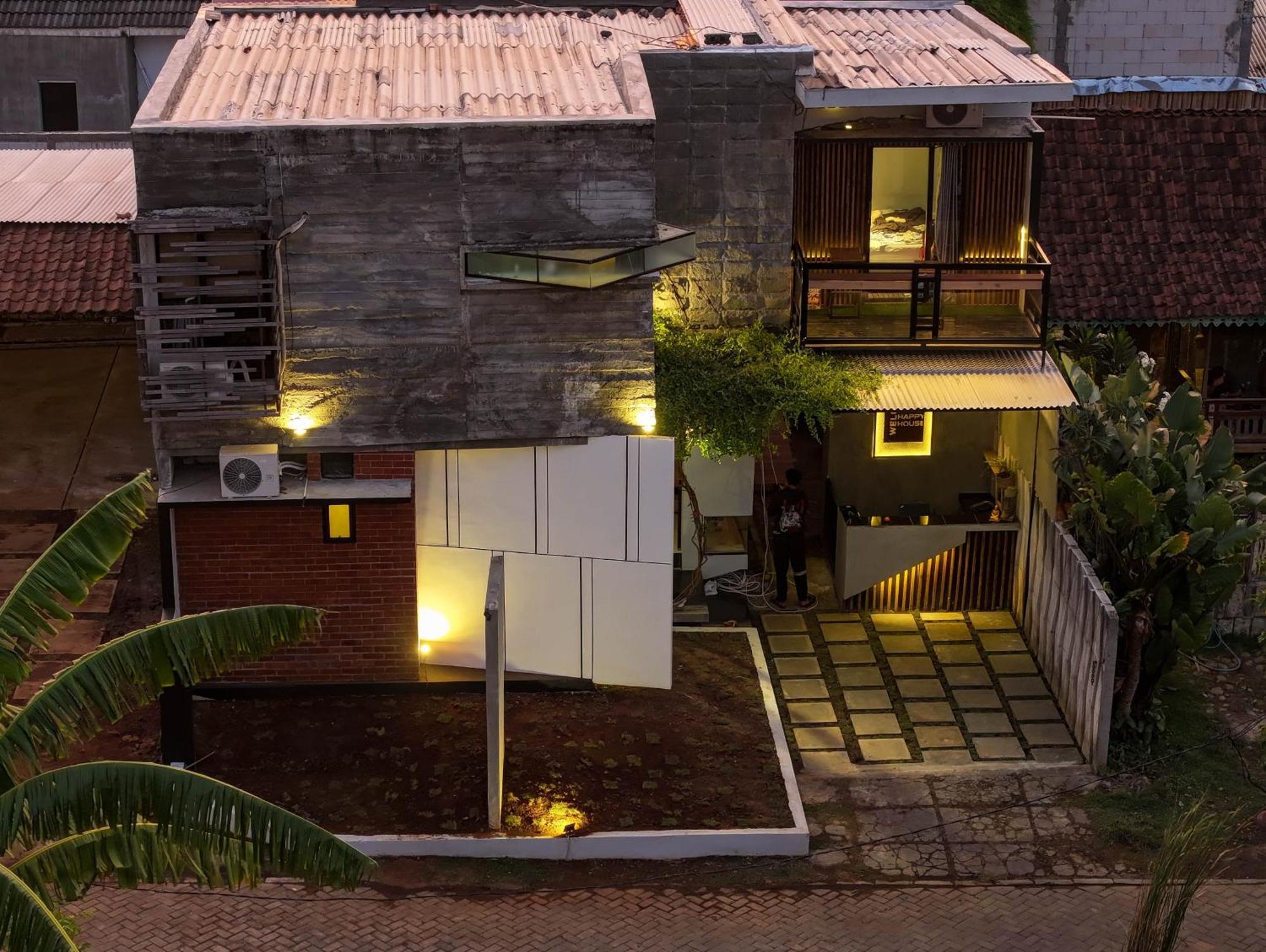 Happy House Bnb Bromo Backpacker Probolinggo Exterior foto
