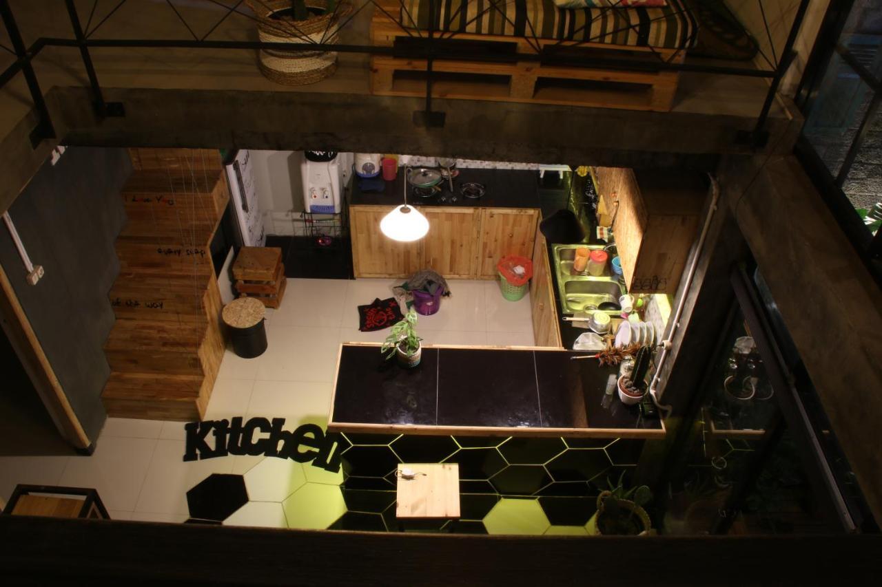 Happy House Bnb Bromo Backpacker Probolinggo Exterior foto